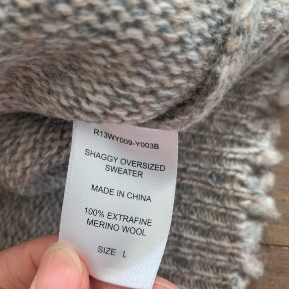 R13 women 100% extrafine merino wool shaggy oversized sweater NWT - Picture 7 of 8
